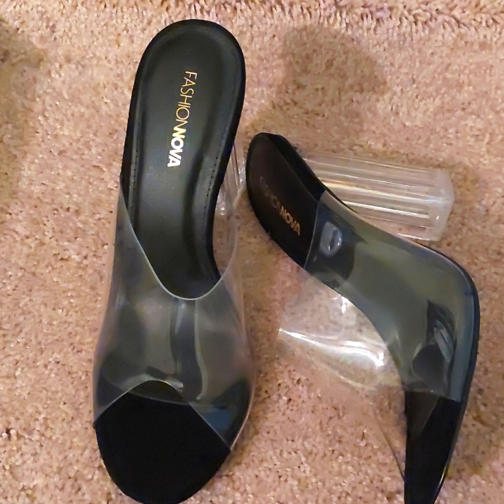 Black and clear heel pumps Fashion Nova